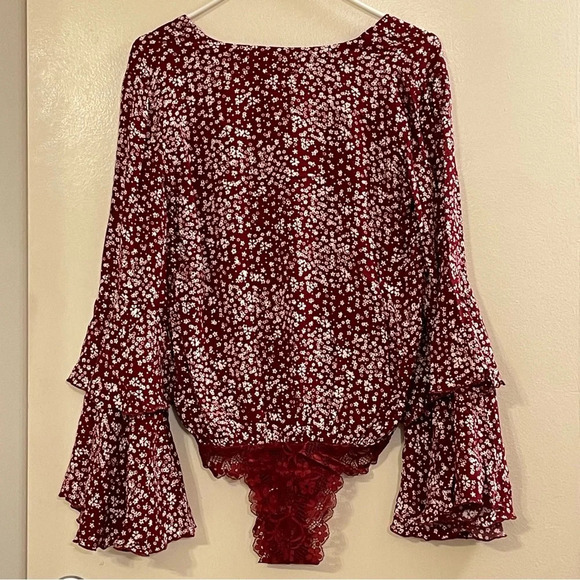 INTIMATELY by FREE PEOPLE Ditsy Floral Bodysuit in‎ Wine - Picture 4 of 8